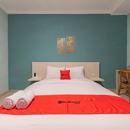 Reddoorz Plus Near Surapati Core Bandung Dış mekan fotoğraf