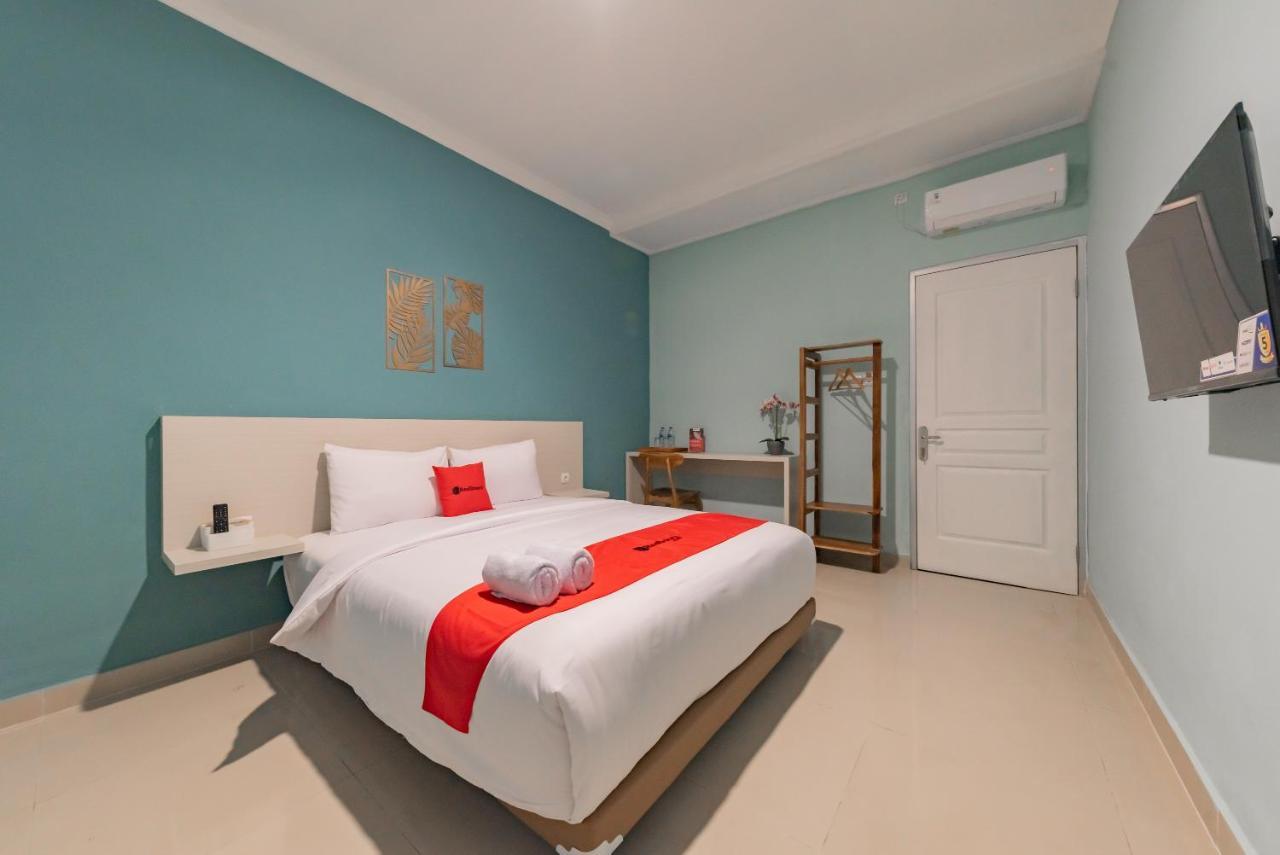 Reddoorz Plus Near Surapati Core Bandung Dış mekan fotoğraf