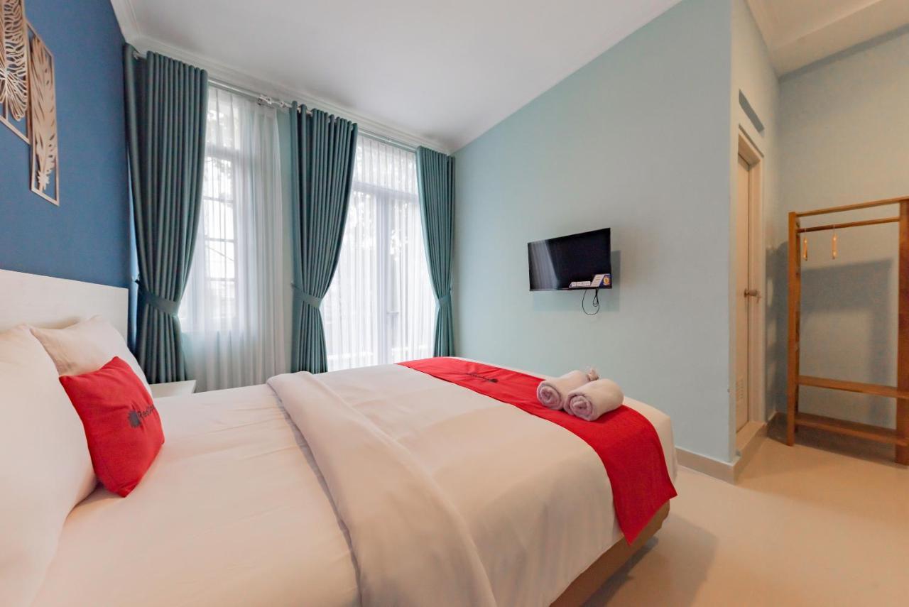 Reddoorz Plus Near Surapati Core Bandung Dış mekan fotoğraf