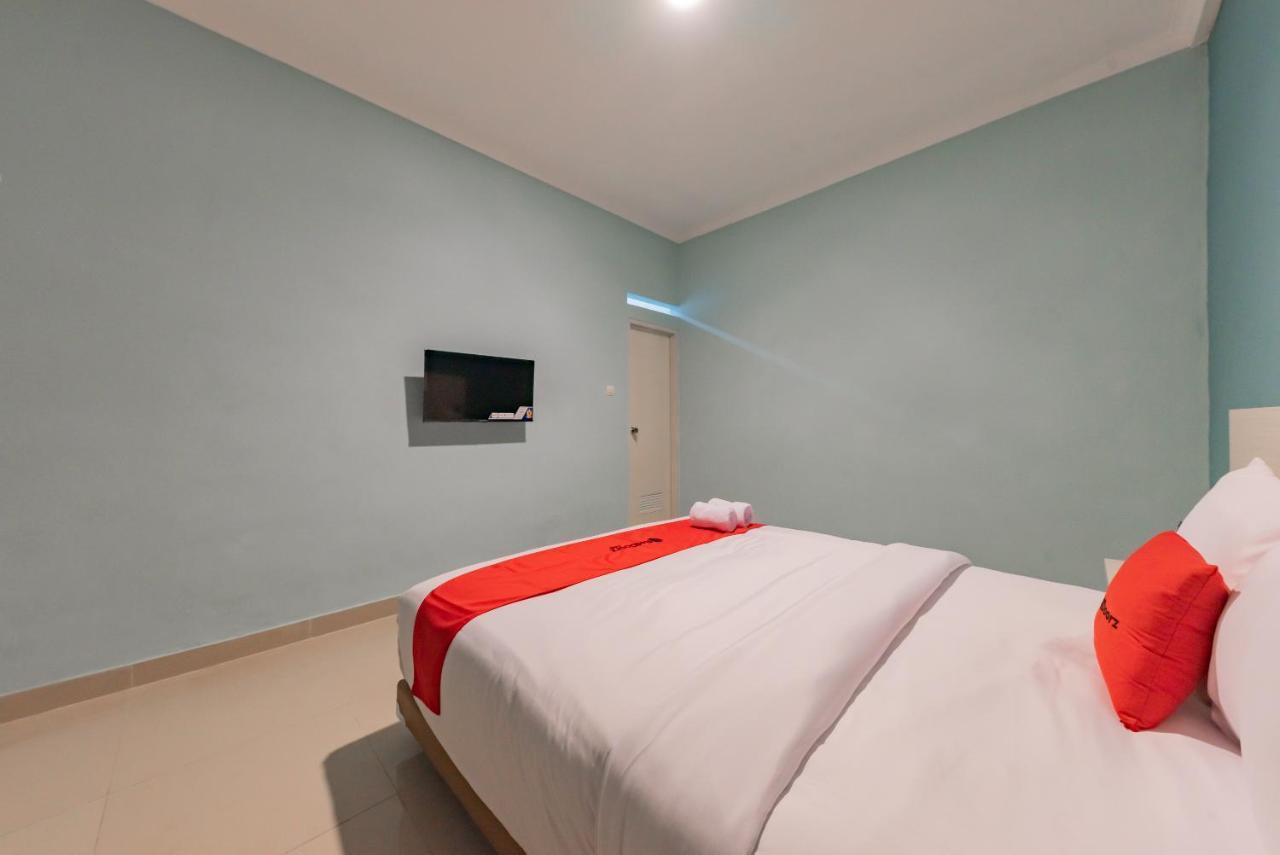 Reddoorz Plus Near Surapati Core Bandung Dış mekan fotoğraf