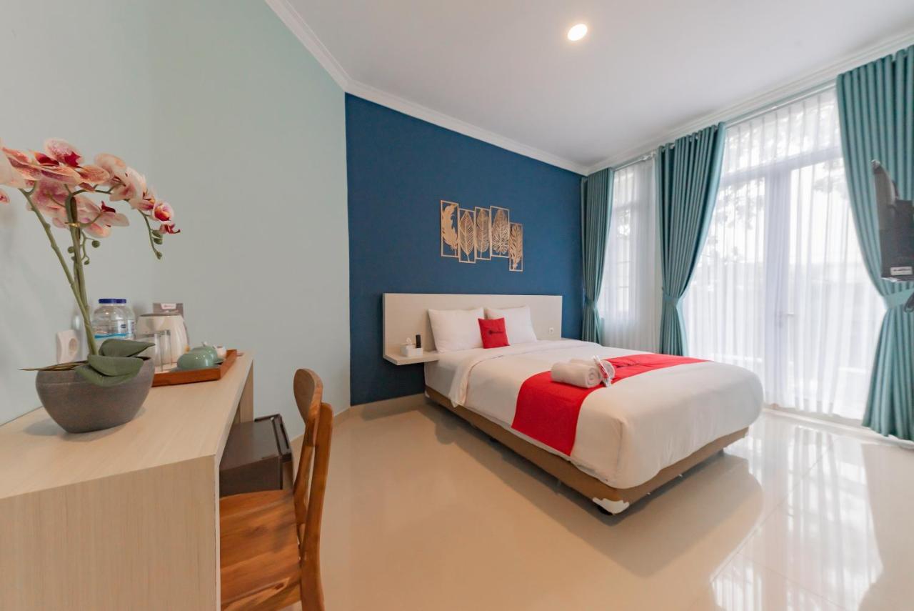 Reddoorz Plus Near Surapati Core Bandung Dış mekan fotoğraf