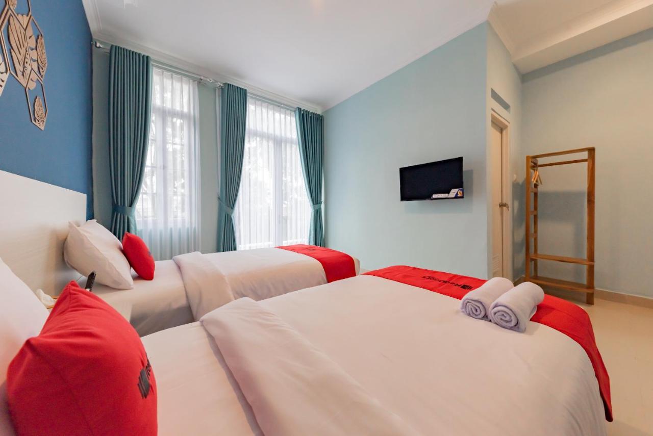 Reddoorz Plus Near Surapati Core Bandung Dış mekan fotoğraf