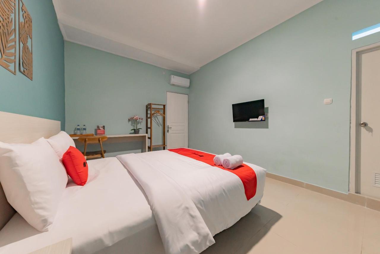 Reddoorz Plus Near Surapati Core Bandung Dış mekan fotoğraf