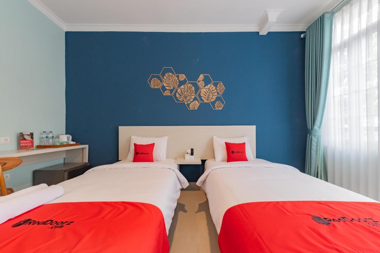 Reddoorz Plus Near Surapati Core Bandung Dış mekan fotoğraf
